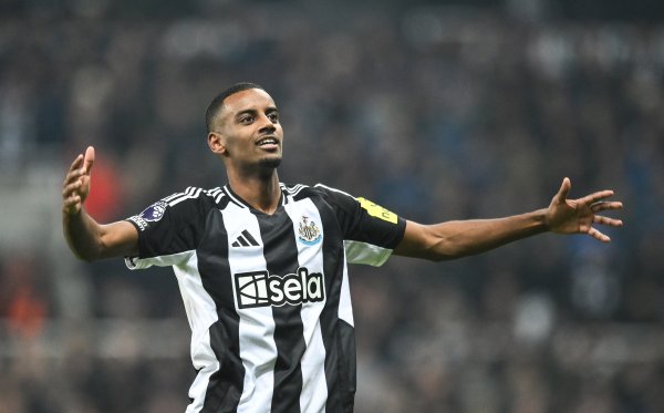 记者：利物浦愿1.2亿镑+浮动报价伊萨克，交往要等纽卡寻找替代者