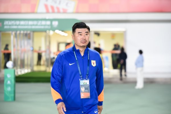 鲁媒：泰山24东说念主参加合练五外助都可出场 韩鹏本事暖和B队比赛