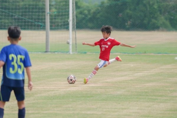 从上海到横滨：为了孩子的足球梦，我败坏体面的中产活命