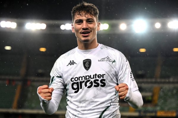 全阛阓：S-埃斯波西托劝诱四支意甲球队，王人但愿租赁+遴荐买断