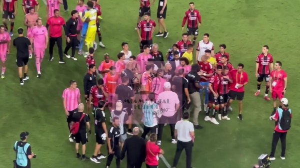 保镖-1！官方：梅西保镖无许可插足场内，定约杯剩余比赛谢绝进场