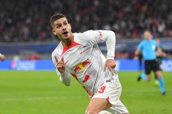 记者：莱比锡时尚A席拒却土耳其和沙特的报价，不莱梅在推动转会