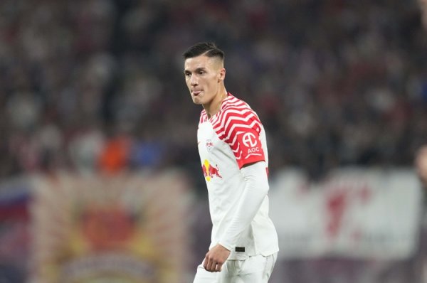 镜报：塞斯科预测当地技术周二晚上，见告莱比锡加盟曼联还是纽卡