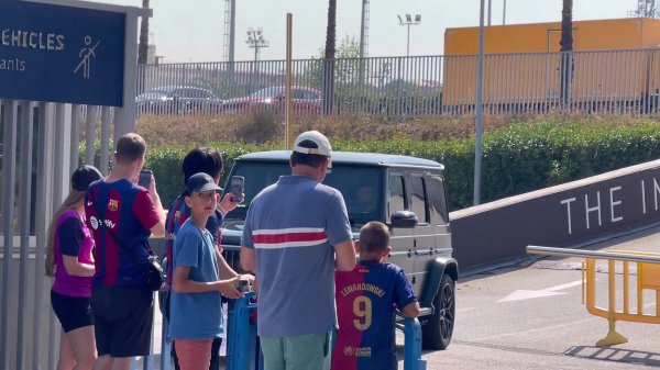 告别！西媒：伊尼戈-马丁内斯离开甘伯体育城，预测不会再复返