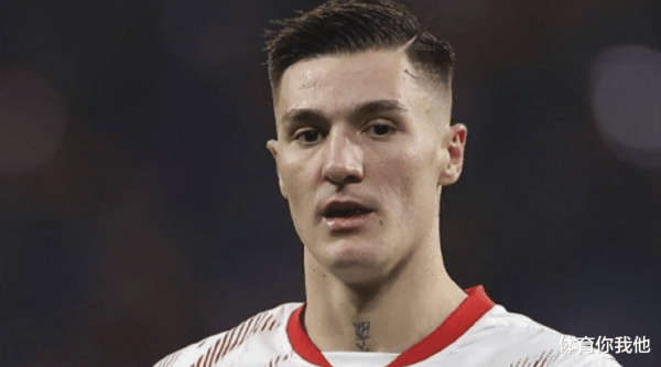 曼联拼了! 报价8500万欧争22岁天才, 买他=买不了中场和门将