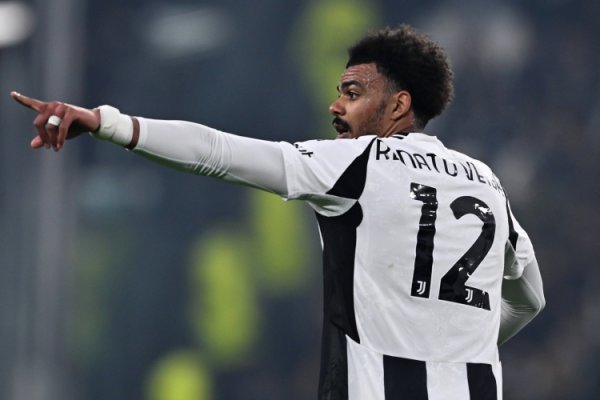 记者：切尔西现阶段无偶然租维加&标价3000万欧，尤文筹算再尝试