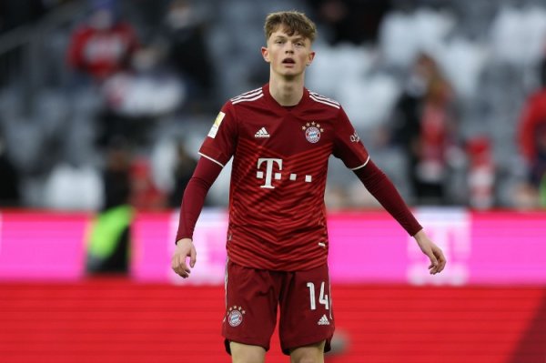 德天外：门兴有益拜仁小将万纳尔，埃因霍温也对球员感深嗜