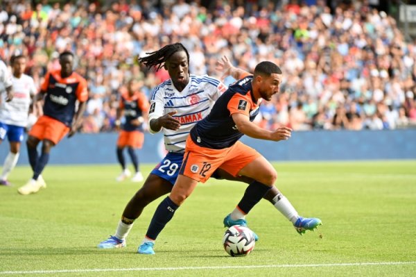 队报：斯特拉斯堡将后卫杜库雷下放想象队锻真金不怕火，可能因他拒却续约