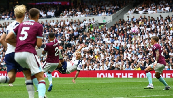 英超: 巴西先锋轰宇宙波, 冲击普斯卡什奖