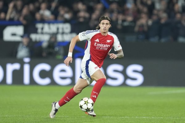 卡拉菲奥里：咱们的定位球计谋检修很密致 英超冠军必须是咱们的