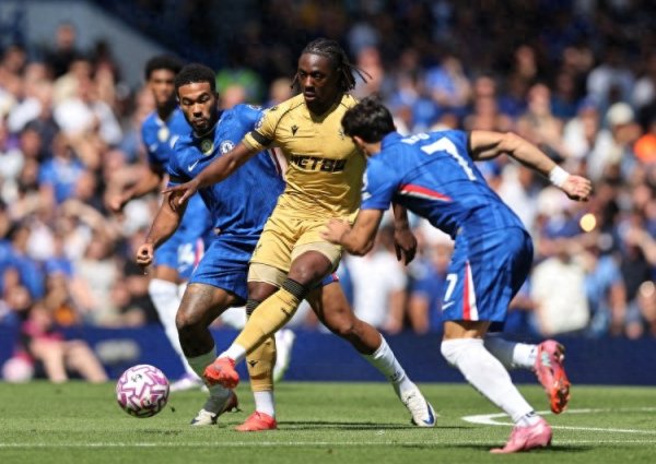 英媒: 埃泽与弗兰克交谈后被劝服, 他曾接头枪手但当今只念念去热刺