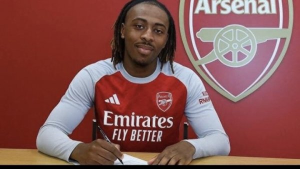 0点官宣！著名枪迷自媒体：阿森纳将在赛前半小时官宣埃泽