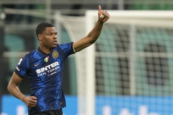 邓弗里斯：我恒久思留在国米 咱们即是新赛季意甲冠军的热点