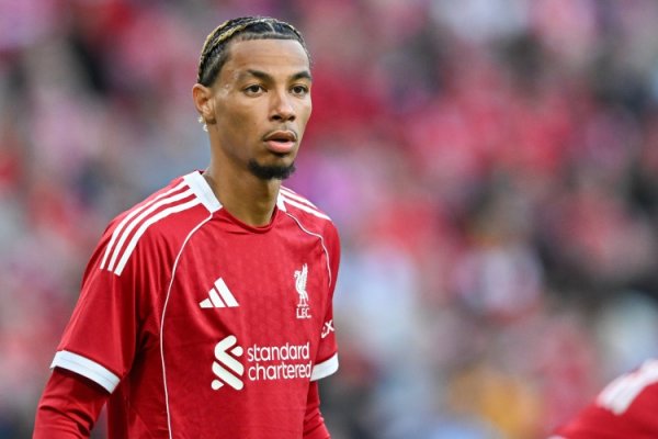 埃基蒂克是第2位在前2场英超齐破门的法国球员，第1位是马夏尔