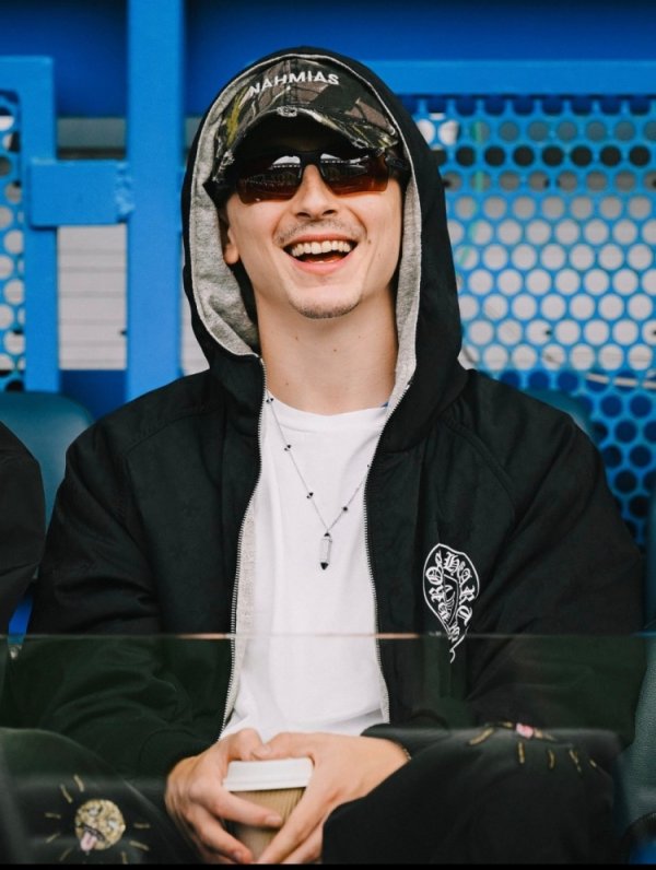 诱骗力，切尔西官推晒出演员“甜茶”查拉梅现场不雅战像片