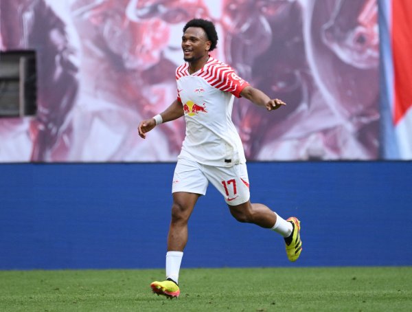 罗马诺：穆阿尼转会生变，尤文已在和莱比锡就先租后买奥蓬达道判