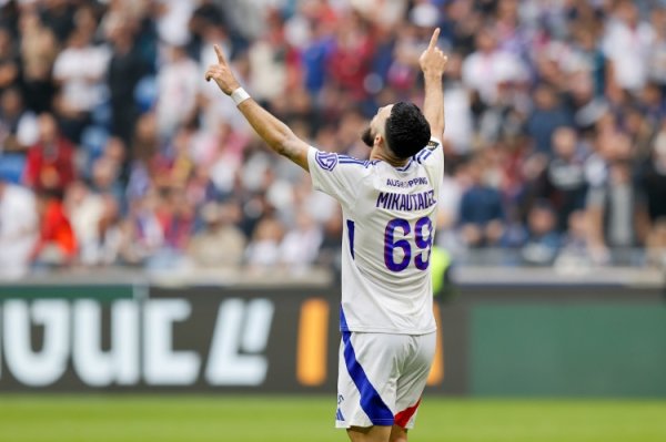 记者：米卡乌塔泽2500万欧＋500万欧加盟黄潜，瞻望今晚终了条约