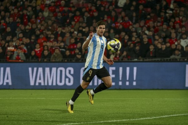 助攻梅西！小蜘蛛近5场国度队比赛4场参与进球，孝敬2球2助