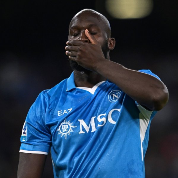 意媒：卢卡库完成了新一轮检讨，最早12月智商重返赛场