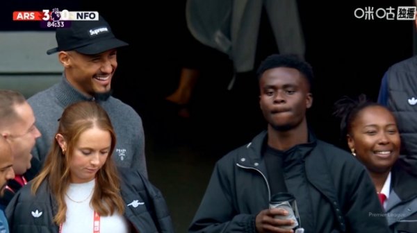 总结不会没位置了吧😅萨利巴、萨卡场边不雅战，笑得寥落承诺