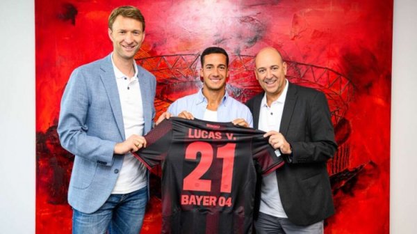 巴斯克斯谈药厂首秀：球场氛围令东说念主难以置信，我很享受这一切