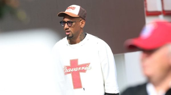 图片报：博阿滕本日拜谒拜仁练习基地，寻求拜仁队医的治疗