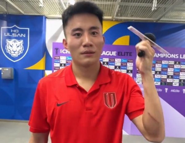 甘超：洲际比赛确定是比我们的联赛节拍快，裁判也莫得几许停顿