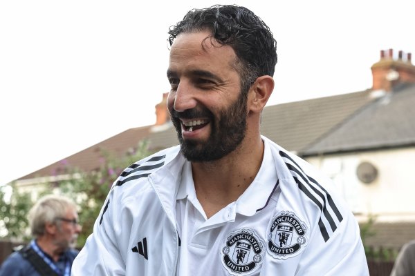 舒梅切尔：阿莫林体系论很额外你赢球了吗 曼联名宿发言是为你好