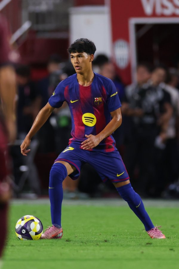 不庆幸！每体：巴萨小将德罗肉体不适，亚马尔受伤他本可取得契机