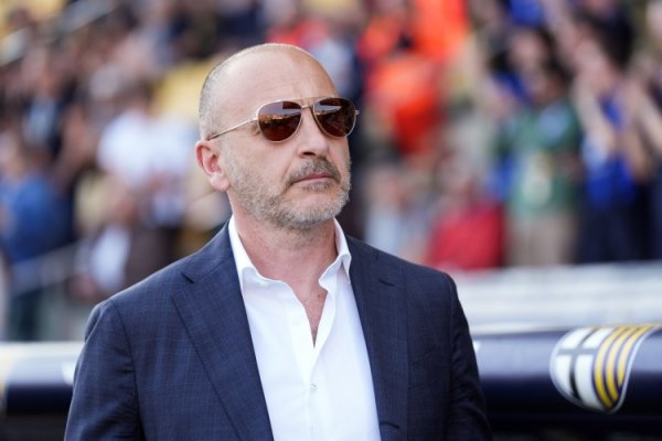 王人体：奥西利奥决定留在国米，拆开利雅得月牙3年1000万欧报价