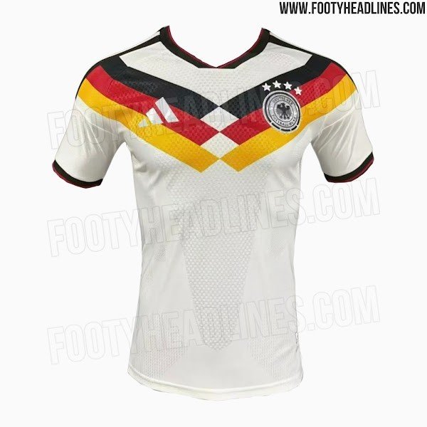 4次夺冠！德国26年寰球杯主场球衣谍照：印有4个寰球杯夺冠年份