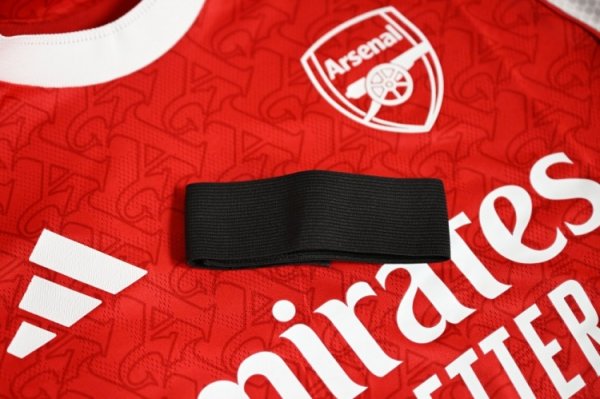 官方：阿森纳将在对阵纽卡时带领玄色臂章，驰念死字的前青训球员