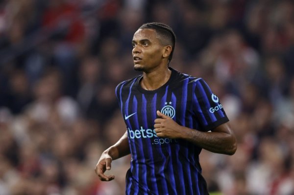 记者：阿坎吉内容薪资低于此前报说念，最高年净收入为420万欧