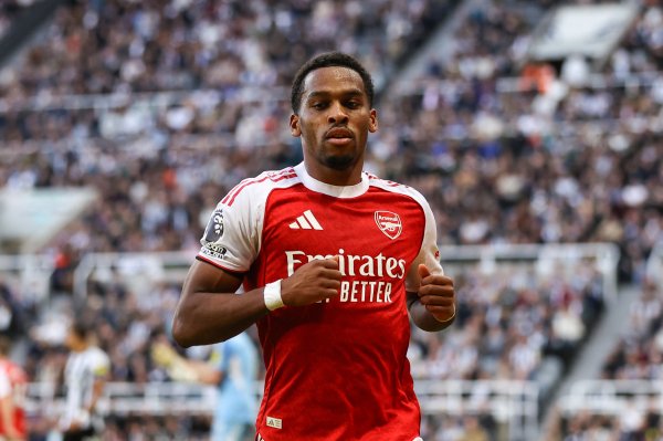 廷伯本场8次获取招架、6次抢断，均为阿森纳球员本场最多