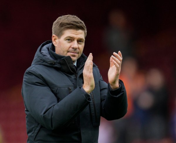 记者：流浪者将在本周与杰拉德就总结抓教的可能性进行会谈