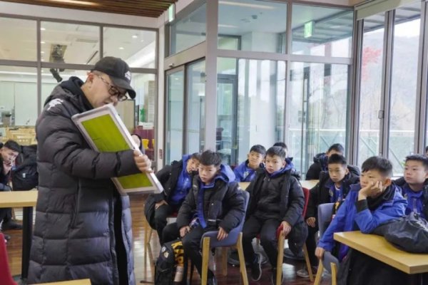 靠足球小将得益？董路：咱们不跟孩子们签约，也没球员交游签约费