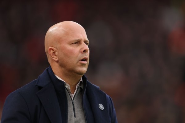 不敌曼联！TA：利物浦夏窗重建失去踏实性，斯洛特初度遇如斯困境