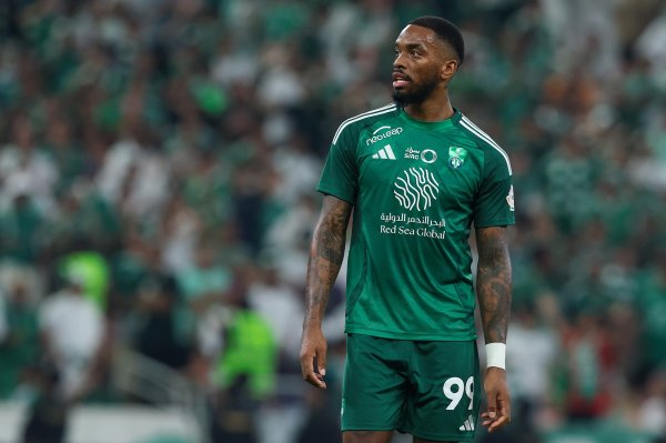 意媒：热刺废弃弗拉霍维奇转向伊万-托尼，或将与切尔西竞争后者