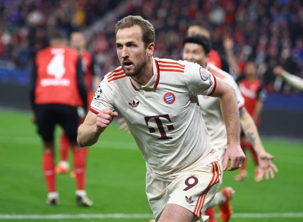 凯恩仅用12场便齐备俱乐部单赛季20球，梅西最快17场、C罗13场