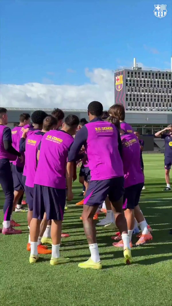 好音问！拉菲尼亚、费兰-托雷斯回想磨真金不怕火，继承队友拍打迎接