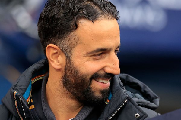 稳住帅位！曼晚：曼联打败布莱顿豪取三连胜后，阿莫林时势重生