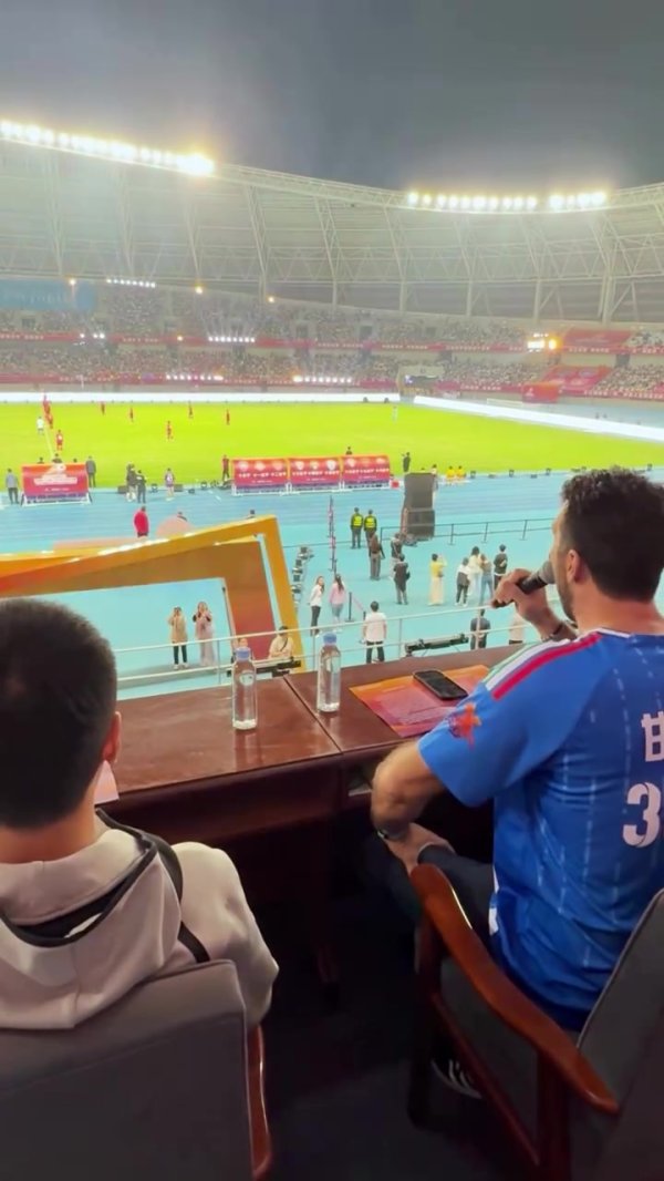 布冯晒干与行为视频：邯郸之行震撼我心，相隔沉却如家般仁爱