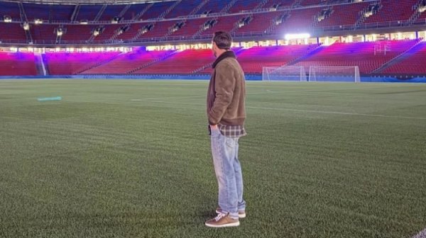 梅西在诺坎普晒照激发还归预计，科贝电台：他渴慕再次为巴萨服从