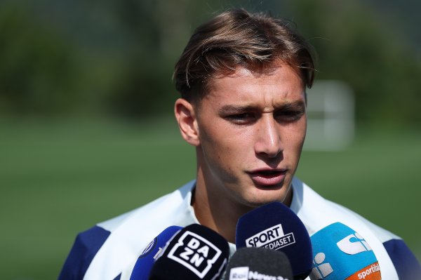 记者：皮奥·埃斯波西托应该出洋踢球，这么身手成长为伟大球员