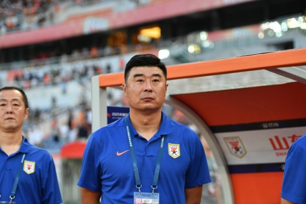 鲁媒：目下证据韩鹏是泰山认真主帅为时过早，若请外教得只争朝夕