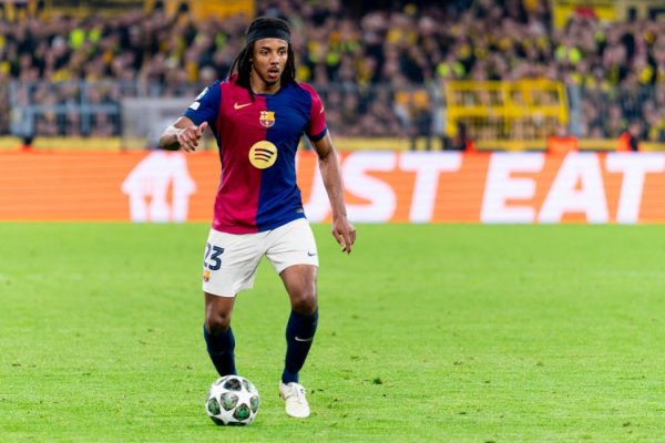 巴萨本年欧冠仍是2次自摆乌龙，之前11年从未有过