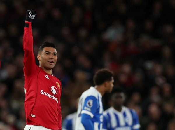 邮报：卡塞米罗12场英超4张黄牌，改日7场再拿1黄就要被停赛