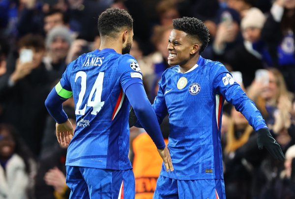 亨利：埃斯特旺整场继续地向敌手发起冲击，他让我思起了吉格斯