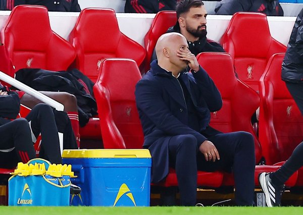 从铁汉到罪东谈主仅用180天！斯洛特是否应该离开利物浦？