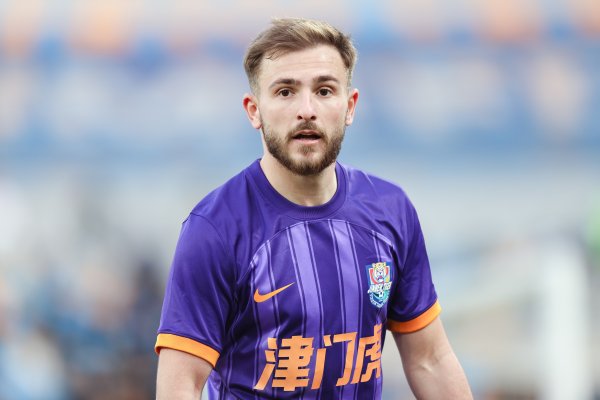 津媒：冬训不系统+屡次受伤，导致阿代米本赛季状态一落千丈